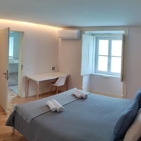 Suite In Cozy Apartment In Chiado In Shared House Лиссабон Экстерьер фото